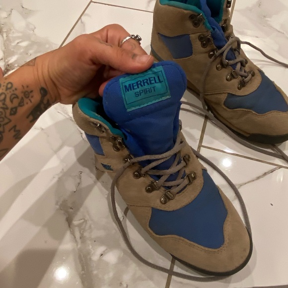 Merrell Shoes - Merrell Spirit Women’s Hiking Boots 8.5